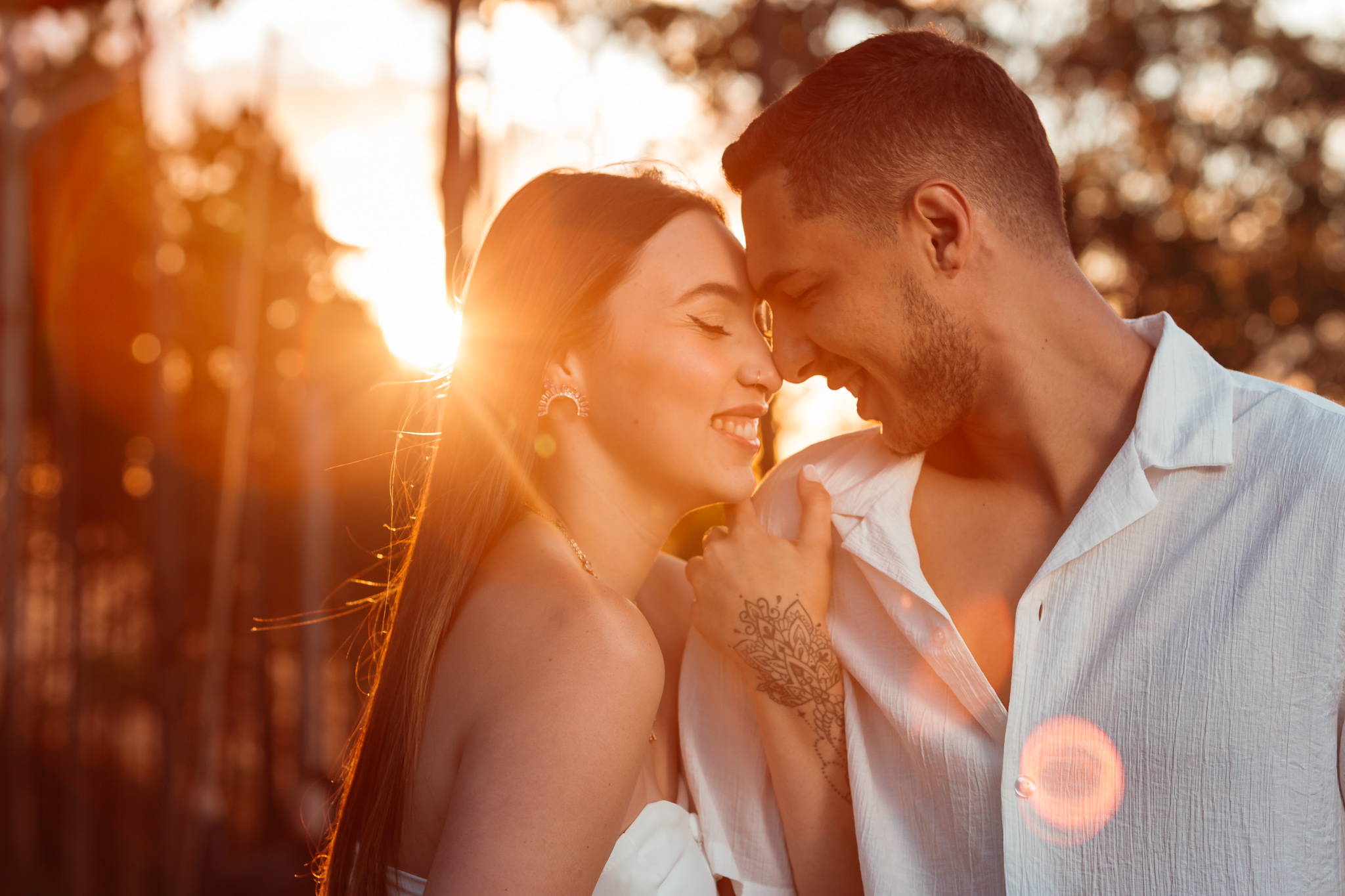 Pedido de noivado no por do sol