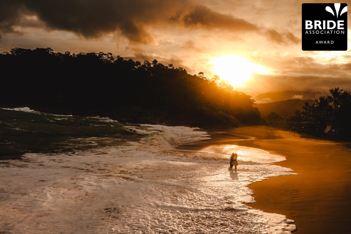 Sandra e Chris, pré-wedding na Praia do Lázaro